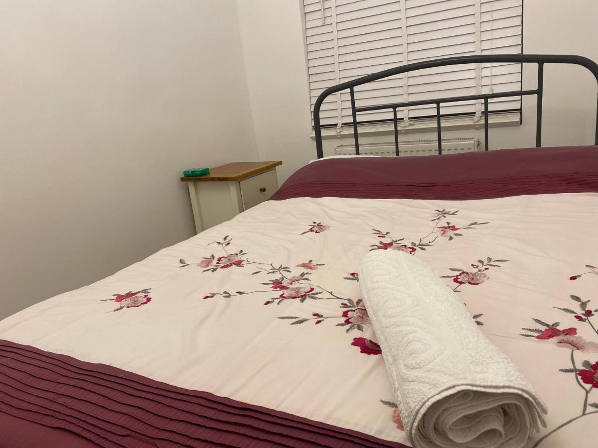 London Rooms With Free Parking 134 埃奇韦尔 外观 照片